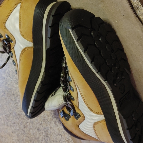 TIMBERLAND BOOTS - Picture 6 of 7